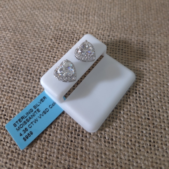 NWT 925 Sterling Silver 4.36 CTW Moissanite Heart Stud Earrings - Picture 2 of 6